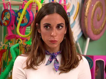 Coral, en shock al descubrir que Manolita será su nueva jefa: ¡se avecina tormenta! Coral, en shock al descubrir que Manolita será su nueva jefa: ¡se avecina tormenta!