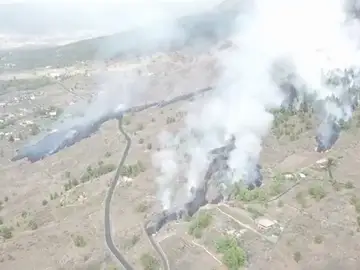 Las impresionantes imágenes desde el aire de la ceniza del volcán de La Palma Las impresionantes imágenes desde el aire de la ceniza del volcán de La Palma