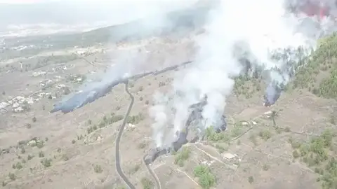Las impresionantes imágenes desde el aire de la ceniza del volcán de La Palma Las impresionantes imágenes desde el aire de la ceniza del volcán de La Palma