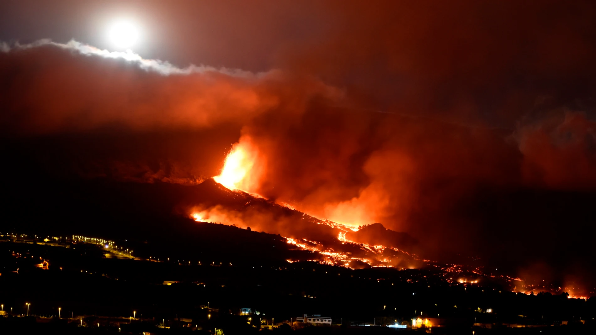  Las impresionantes imágenes y los sonidos de la erupción de Cumbre Vieja en La Palma en un minuto