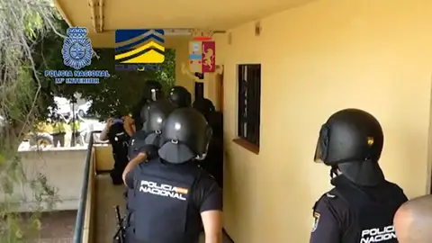 Detienen a más de 100 personas de la mafia italiana por blanquear más d10 millones de euros Detienen a más de 100 personas de la mafia italiana por blanquear más d10 millones de euros