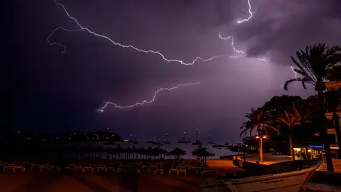 Imagen de archivo de una tormenta. Imagen de archivo de una tormenta.