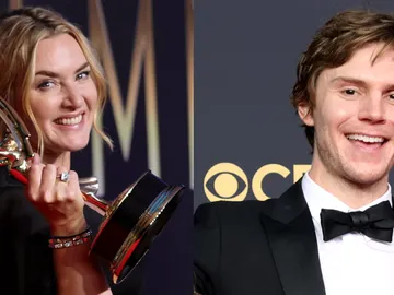 Kate Winslet y Evan Peters tras ganar su Emmy por 'Mare of Easttown' Kate Winslet y Evan Peters tras ganar su Emmy por 'Mare of Easttown'