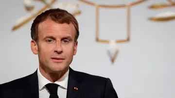 El código QR de vacunación contra el Covid-19 de Emmanuel Macron se filtra en redes sociales El código QR de vacunación contra el Covid-19 de Emmanuel Macron se filtra en redes sociales