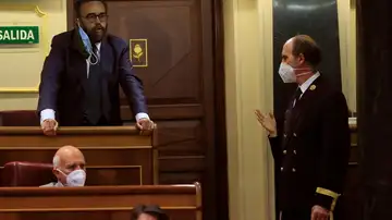 Un diputado de Vox llama "bruja" a una diputada del Psoe y éste se niega a abandonar el Congreso Un diputado de Vox llama "bruja" a una diputada del Psoe y éste se niega a abandonar el Congreso