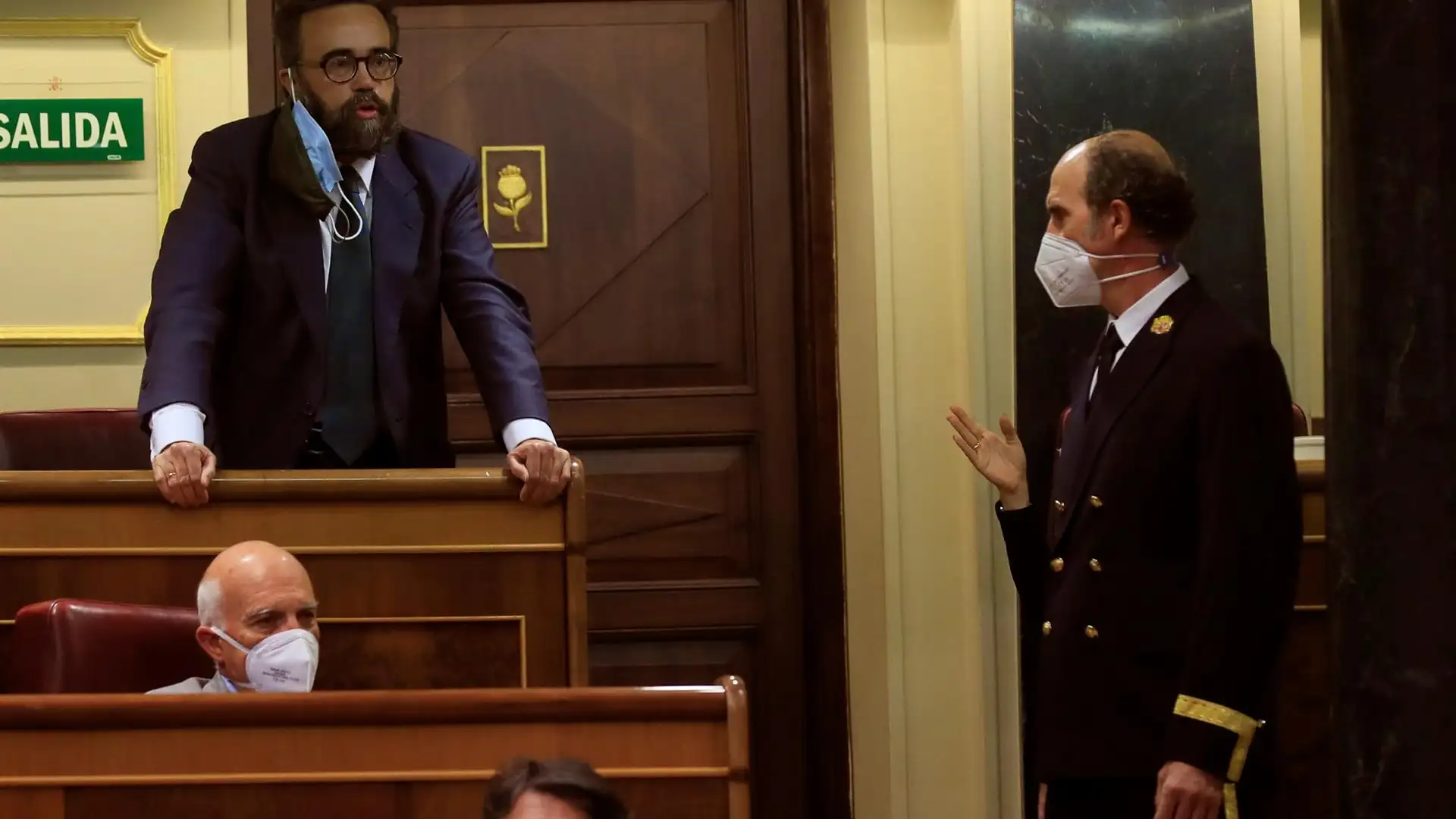 Un diputado de Vox llama "bruja" a una diputada del Psoe y éste se niega a abandonar el Congreso Un diputado de Vox llama "bruja" a una diputada del Psoe y éste se niega a abandonar el Congreso