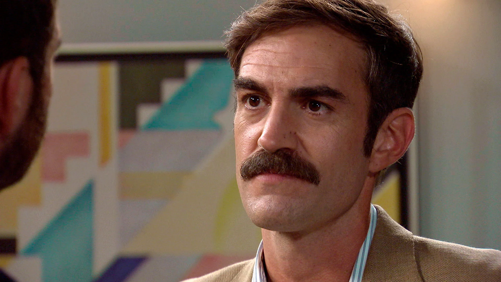 Raúl sospecha de Fran: "Como hagas daño a mi padre me encargaré de arruinarte la vida"