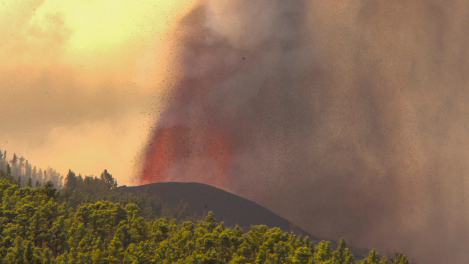 Estos son los efectos del dióxido de azufre emitido por el volcán de La Palma sobre la salud