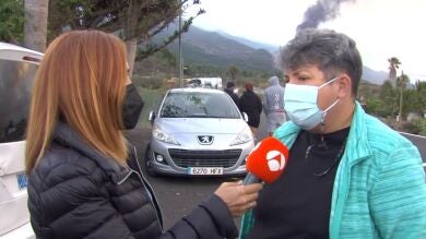 Abandona su casa en La Palma por el avance del volcán: 