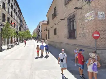 Google Maps añade a personas con mascarillas en el Street View de Madrid Google Maps añade a personas con mascarillas en el Street View de Madrid