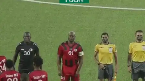 Ronnie Brunswijk, vicepresidente de Surinam, debuta como futbolista profesional con 60 años: Ronnie Brunswijk, vicepresidente de Surinam, debuta como futbolista profesional con 60 años: