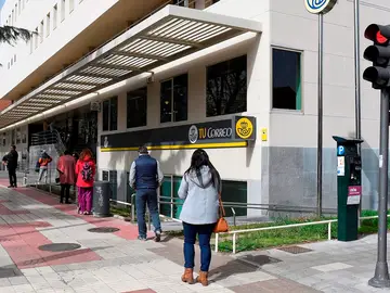 Correos instalará 1.500 cajeros automáticos en localidades de toda España Correos instalará 1.500 cajeros automáticos en localidades de toda España