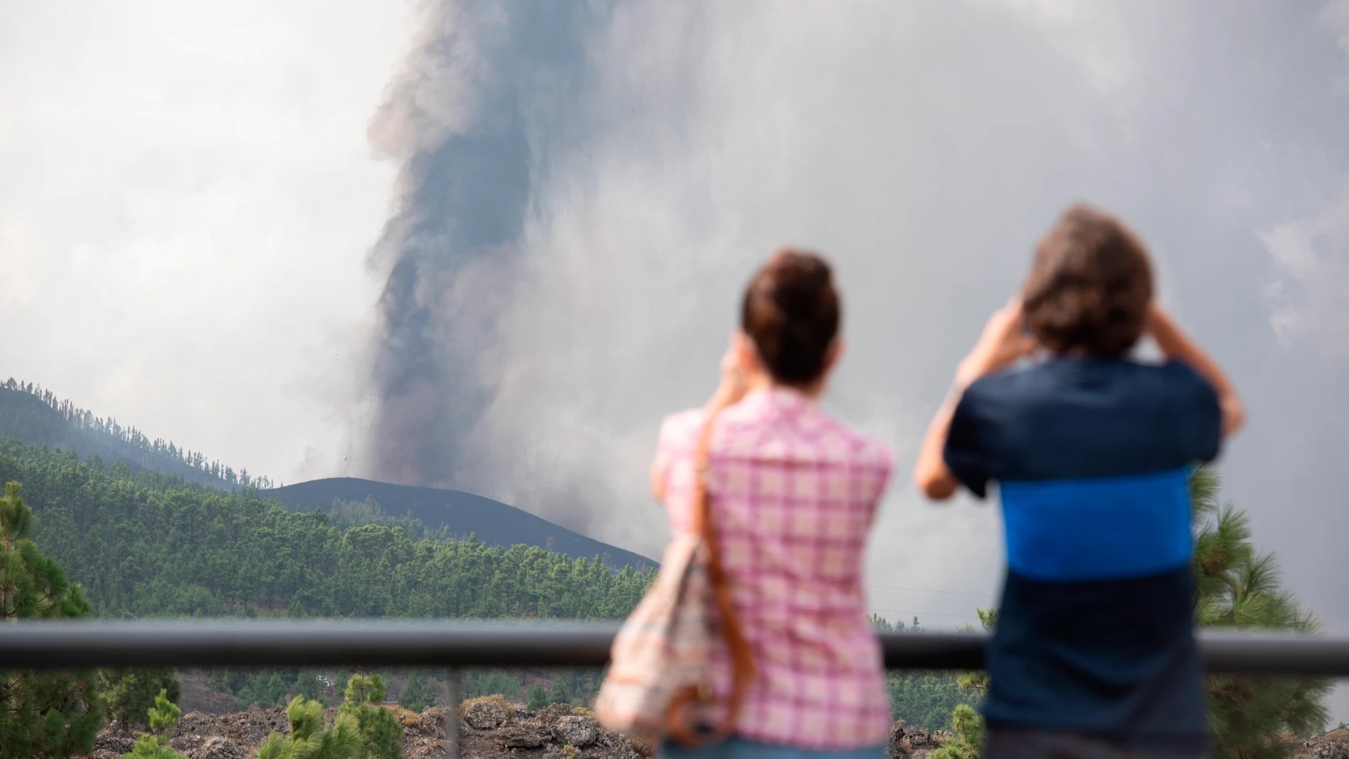 El sector turístico preocupado por el volcán 