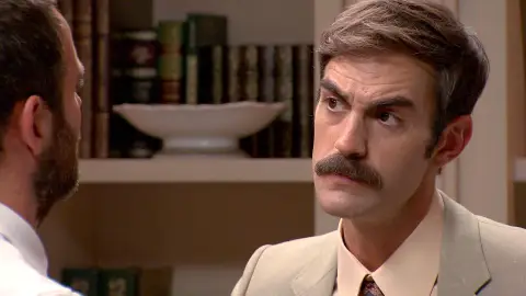 Raúl sorprende a Fran en una situación sospechosa, ¿qué esconde su primo? Raúl sorprende a Fran en una situación sospechosa, ¿qué esconde su primo?