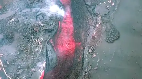 La espectacular vista aéra del volcán de La Palma La espectacular vista aéra del volcán de La Palma