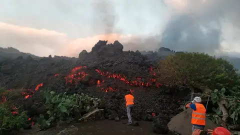 Técnicos del Instituto Volcanológico de Canarias (Involcán) Técnicos del Instituto Volcanológico de Canarias (Involcán)