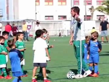 El gesto de deportividad del Coruxo FC ante un penalti que no era ante el Rápido de Pereiró