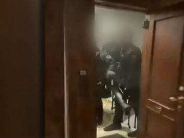 Los policías de la 'patada en la puerta', a juicio por presunto allanamiento de morada en una fiesta ilegal 