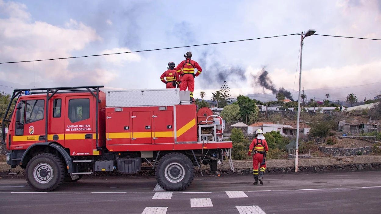 Efectivos de la Unidad Militar de Emergencias en La Palma Efectivos de la Unidad Militar de Emergencias en La Palma