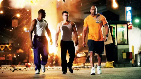 Mark Wahlberg, Dwayne Johnson y Anthony Mackie en 'Dolor y Dinero' Mark Wahlberg, Dwayne Johnson y Anthony Mackie en 'Dolor y Dinero'