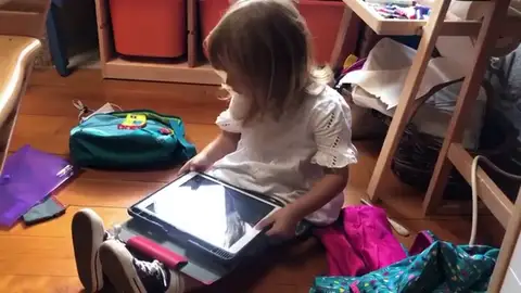 La divertida conversación entre Siri y una niña gallega a la que no entiende: "Yo hablo gallego, ¿sabes Siri?" La divertida conversación entre Siri y una niña gallega a la que no entiende: "Yo hablo gallego, ¿sabes Siri?"