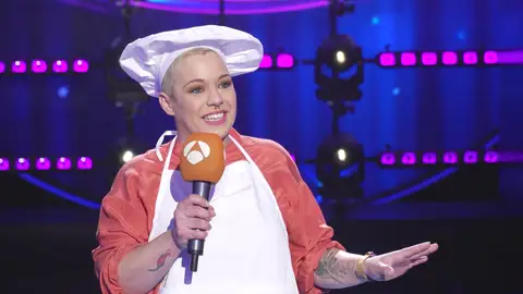 La dura y emotiva historia de Adela, la farsante ganadora de 'Veo cómo cantas': “Tuve que cerrar mi pastelería por la pandemia” La dura y emotiva historia de Adela, la farsante ganadora de 'Veo cómo cantas': “Tuve que cerrar mi pastelería por la pandemia”