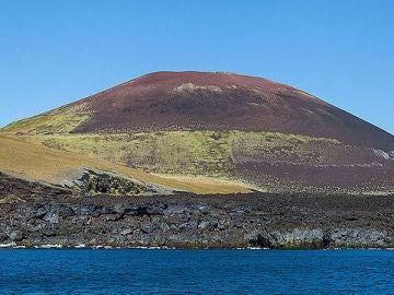 Los islandeses detuvieron la lava del volcán Eldfell con agua de mar en 1973