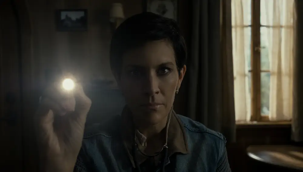 Annabeth Gigsh en 'Misa de medianoche' Annabeth Gigsh en 'Misa de medianoche'