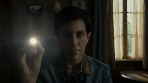 Annabeth Gigsh en 'Misa de medianoche' Annabeth Gigsh en 'Misa de medianoche'
