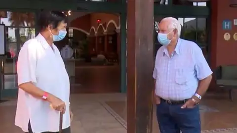 Desalojados por la erupción del volcán de La Palma Desalojados por la erupción del volcán de La Palma