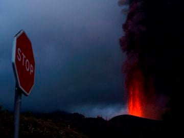 Restringen el espacio aéreo de La Palma por la erupción del volcán