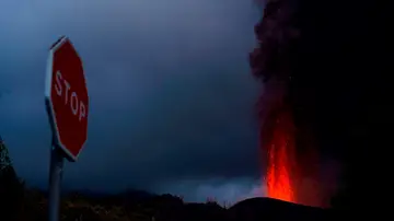 Restringen el espacio aéreo de La Palma por la erupción del volcán Restringen el espacio aéreo de La Palma por la erupción del volcán