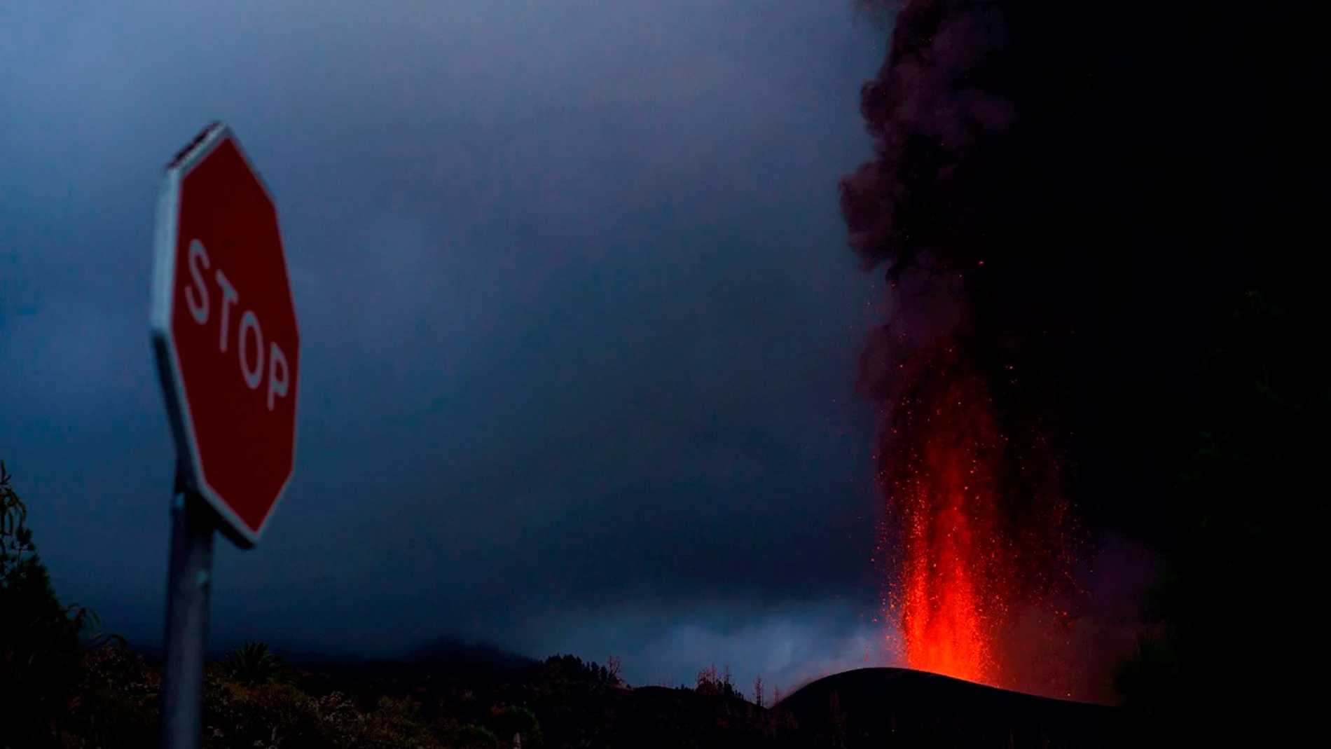 Restringen el espacio aéreo de La Palma por la erupción del volcán