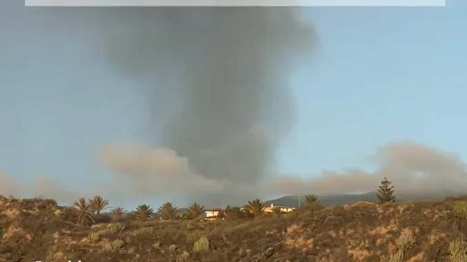 La nube del volcán de La Palma ya se ve desde Ibiza y Murcia La nube del volcán de La Palma ya se ve desde Ibiza y Murcia