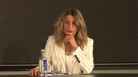 Yolanda Díaz anuncia una apuesta firme para jóvenes españoles en el extranjero: "Si hay trabajo precario es porque hay empresas precarias" Yolanda Díaz anuncia una apuesta firme para jóvenes españoles en el extranjero: "Si hay trabajo precario es porque hay empresas precarias"