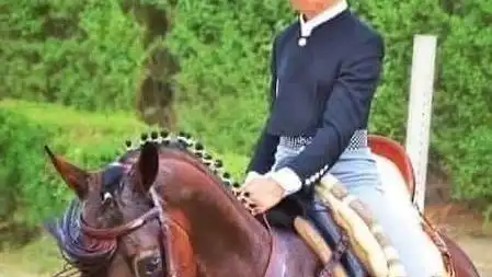 Muere Jairo Huertas, un jinete de 16 años, tras ser pisado por su caballo mientras entrenaba para una competición Muere Jairo Huertas, un jinete de 16 años, tras ser pisado por su caballo mientras entrenaba para una competición