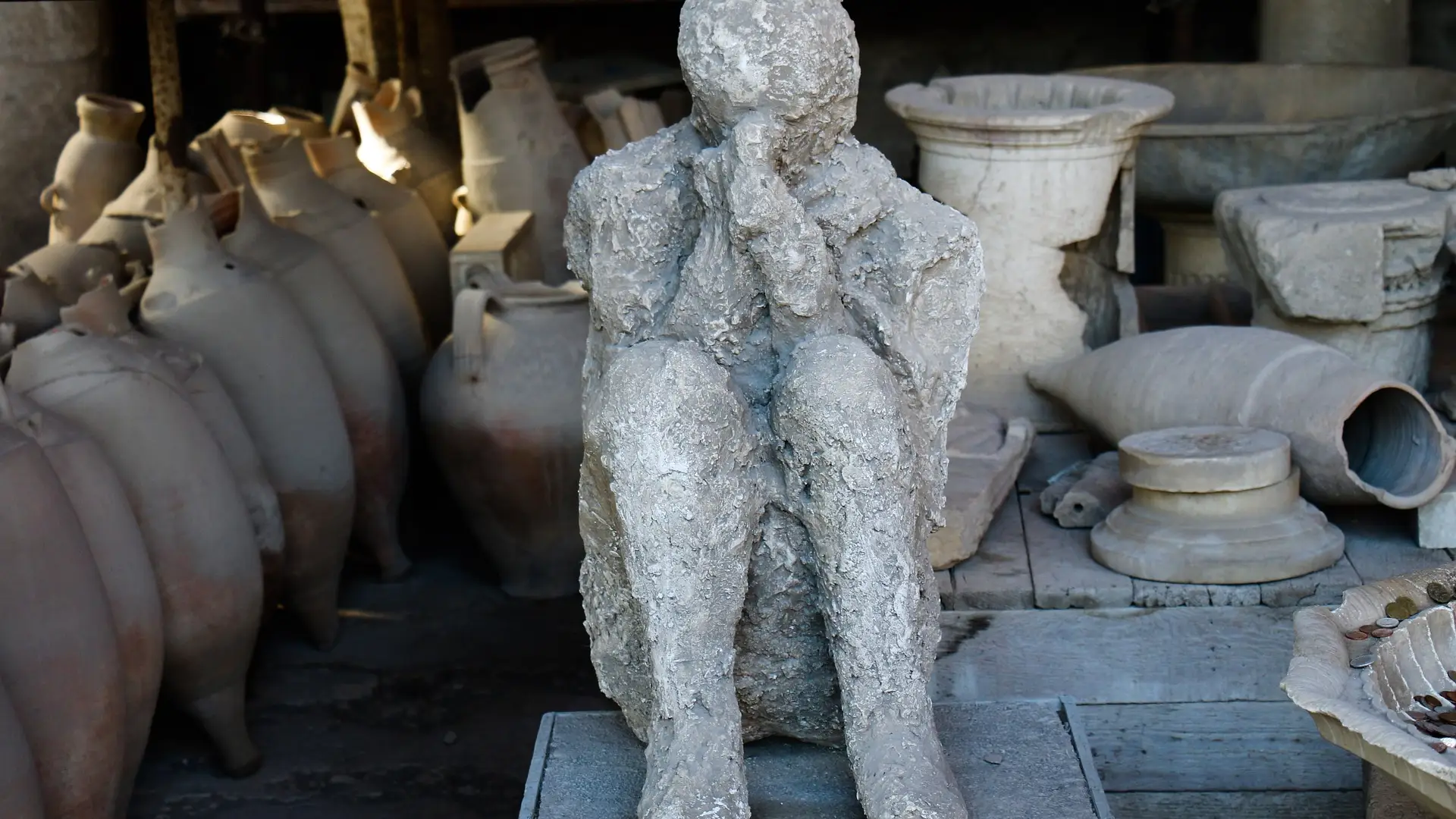 Resultado en un hombre tras la erupción del Vesubio en Pompeya Resultado en un hombre tras la erupción del Vesubio en Pompeya