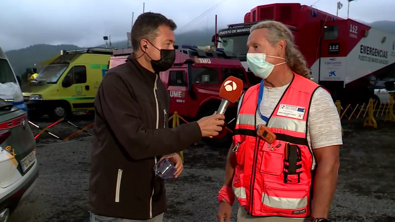 El vulcanólogo Raúl Pérez da las claves para estimar si la lava del volcán de La Palma llegará al mar El vulcanólogo Raúl Pérez da las claves para estimar si la lava del volcán de La Palma llegará al mar
