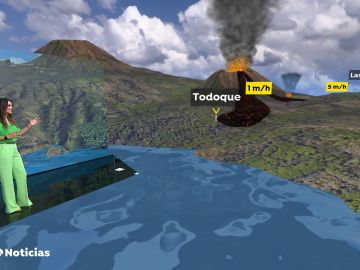 El cono del volcán de La Palma se ha roto y deja una nueva colada enorme en dirección hacia el mar.