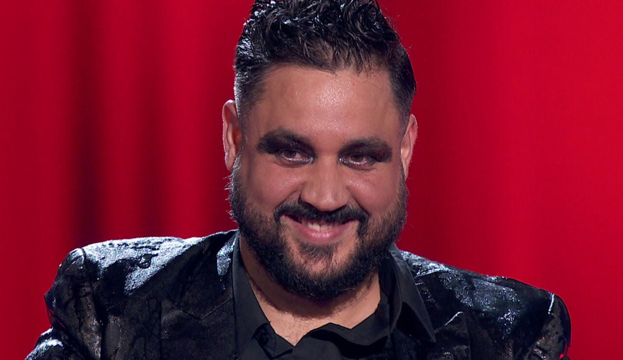 La falda de David Bastidas causa sensaci&oacute;n en 'La Voz'