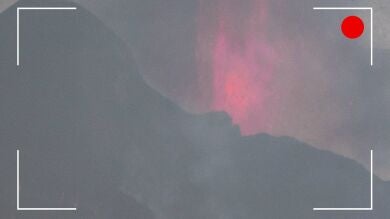Vídeo: el avance de la lava en volcán de La Palma, streaming en directo
