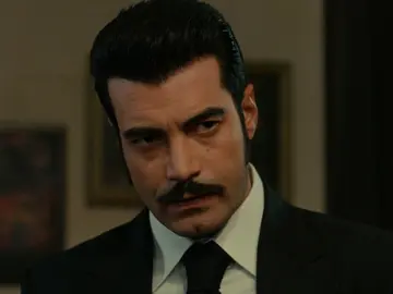 Züleyha se niega a complacer a Demir: “Tú eres la que va a sufrir” Züleyha se niega a complacer a Demir: “Tú eres la que va a sufrir”