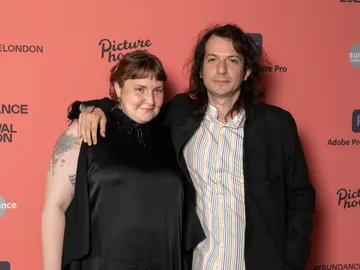 Lena Dunham y su pareja, el cantante Luis Felber Lena Dunham y su pareja, el cantante Luis Felber