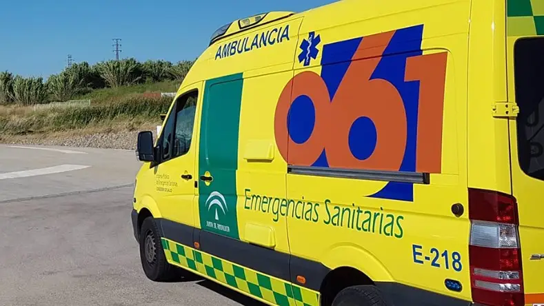 Un muerto y una herida al chocar un coche contra un peaje en Málaga Un muerto y una herida al chocar un coche contra un peaje en Málaga