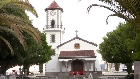 Iglesia de Todoque, volcán La Palma Iglesia de Todoque, volcán La Palma