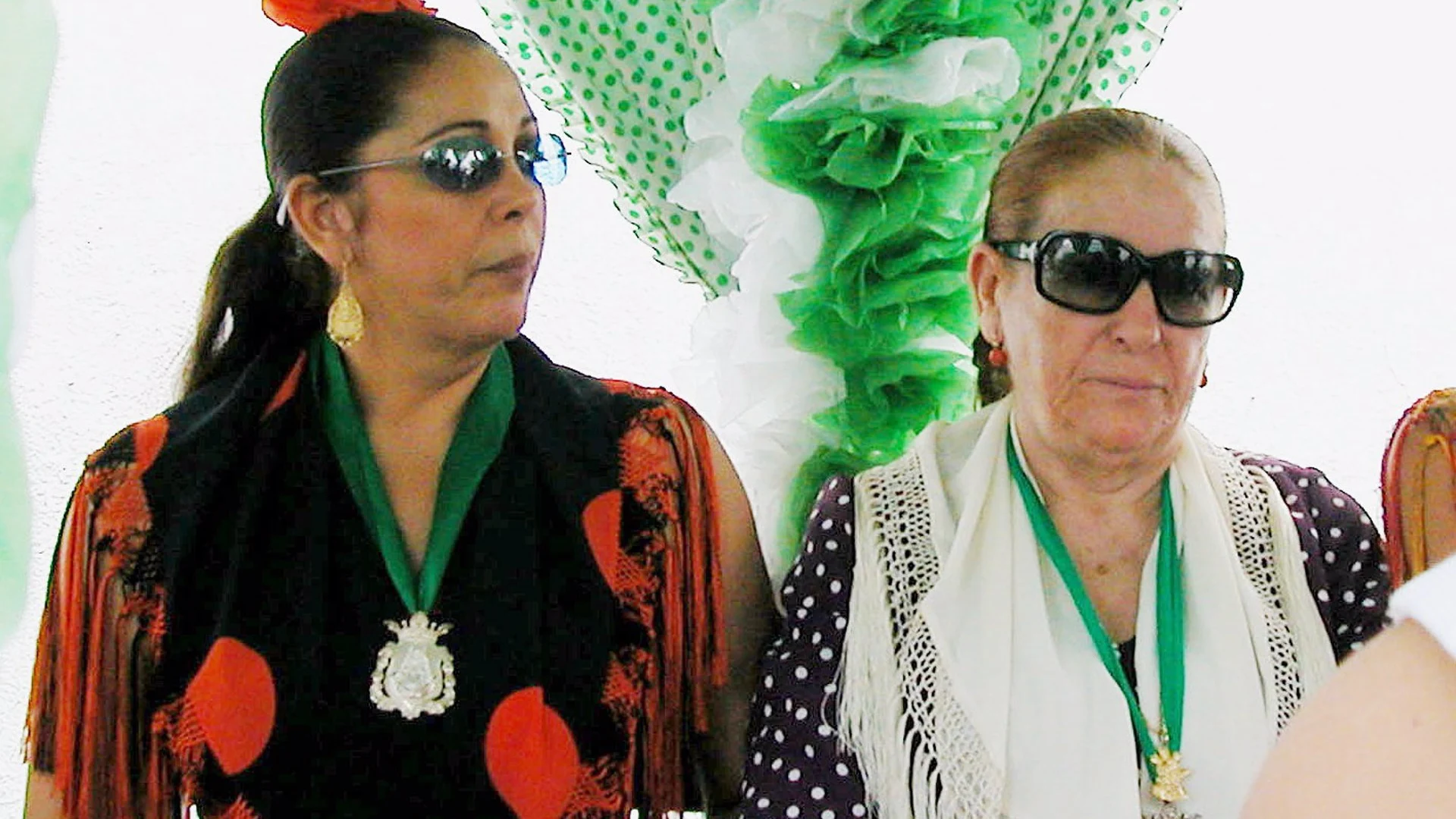 Isabel Pantoja junto a su madre, Doña Ana Isabel Pantoja junto a su madre, Doña Ana