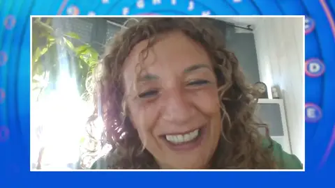 Sofía comenta su "impulsividad" en 'Pasapalabra' y el Rosco en el que llegó a pensar: "Por favor, que se acabe" Sofía comenta su "impulsividad" en 'Pasapalabra' y el Rosco en el que llegó a pensar: "Por favor, que se acabe"