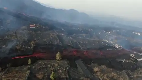 Dos coladas de lava del volcán de La Palma Dos coladas de lava del volcán de La Palma