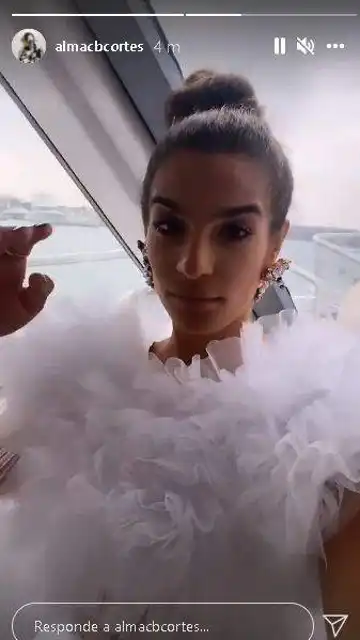 Alma Cortés en la boda de Anabel Pantoja Alma Cortés en la boda de Anabel Pantoja