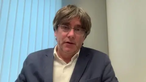 Carles Puigdemont reclama su inmunidad Carles Puigdemont reclama su inmunidad